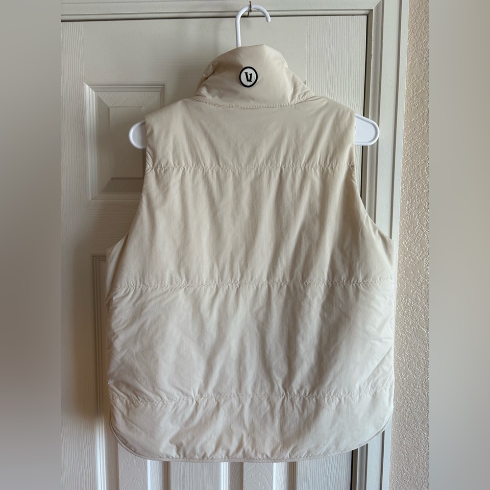 Vuori Women's Canyon Insulated Vest - Picture 2 of 6